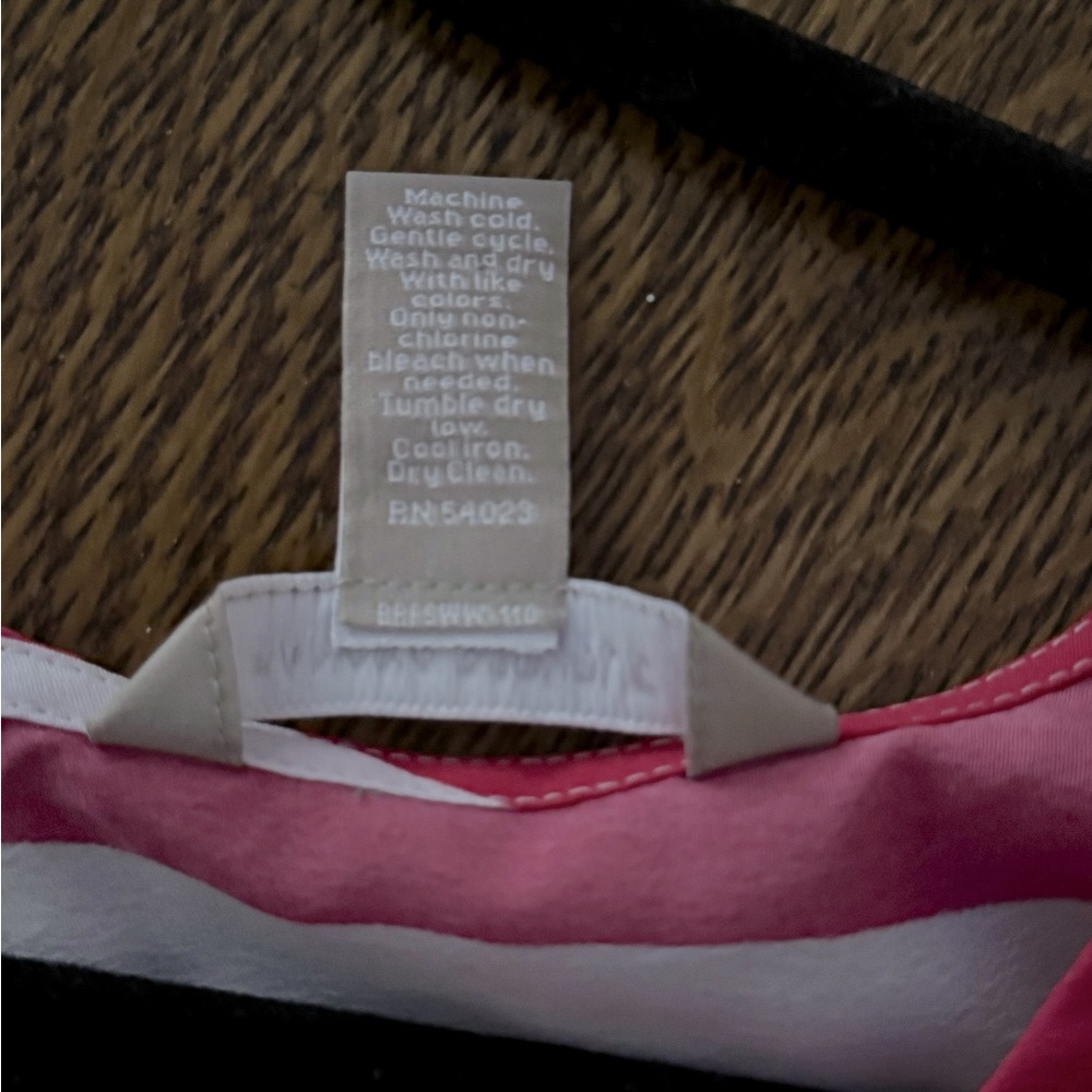 Banana button-back sleeveless top bottom stripe is navy, but can look black - Picture 7 of 7